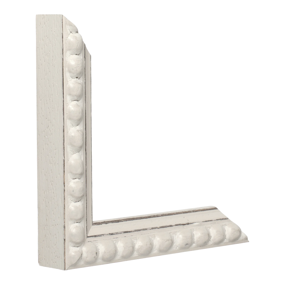 Vertical view of nimbus cream picture frame sample