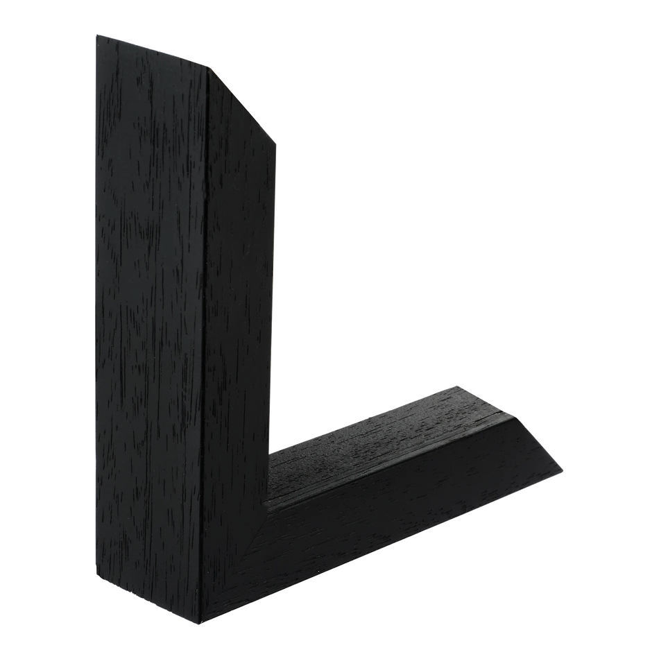 Spacer I in black grain & black picture frame